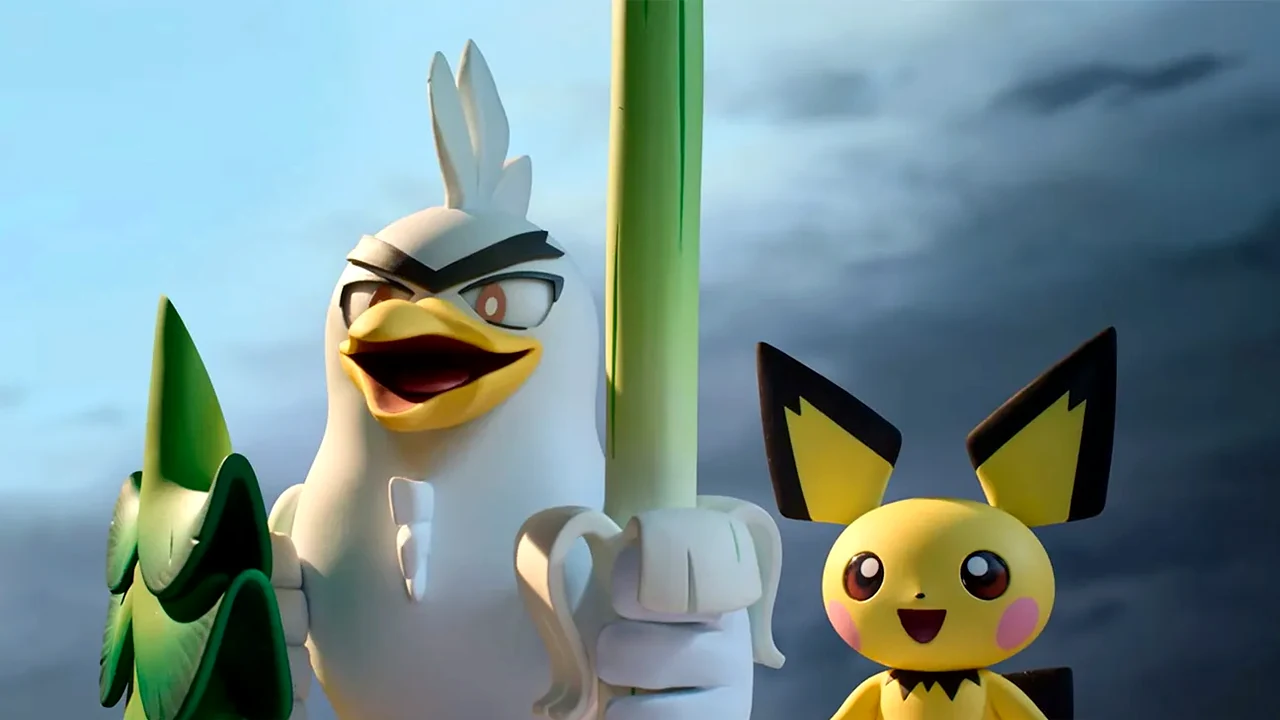 Os bonecos de stop-motion dos personagens Pichu e Sirfetch'd, que segura um grande alho-poró, contra um fundo de céu nublado