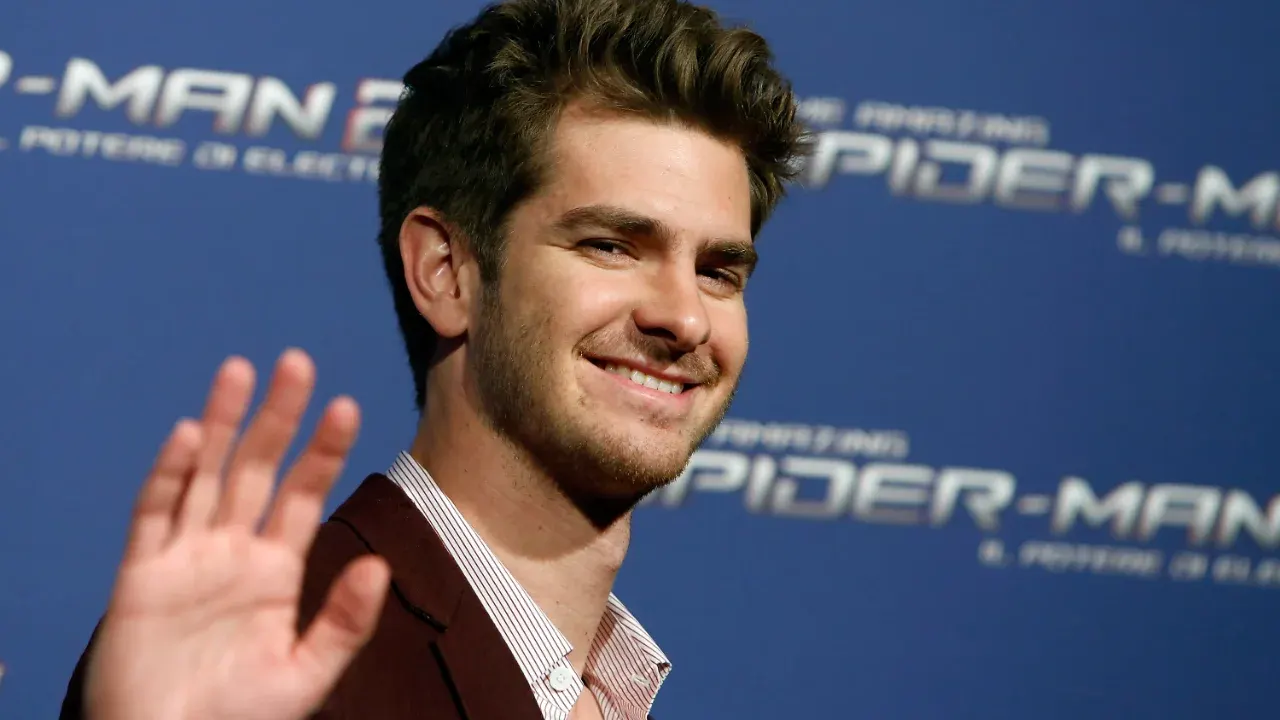 Andrew Garfield defende Homem-Aranha gay e relembra pedido barrado pela Sony