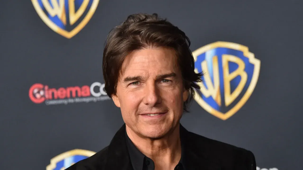 Tom Cruise apoia fusão bilionária da Paramount com a Warner e defende aumento na produção de filmes
